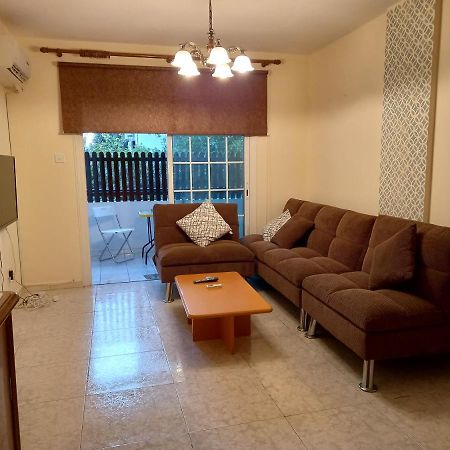 2 Bedroom Apartment Near Finikoudes Larnaca Esterno foto