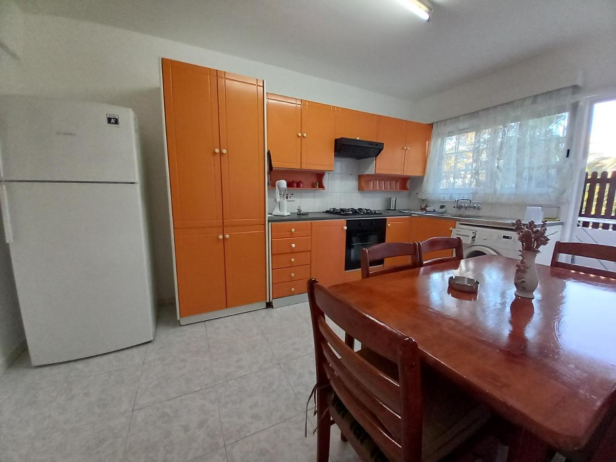 2 Bedroom Apartment Near Finikoudes Larnaca Esterno foto