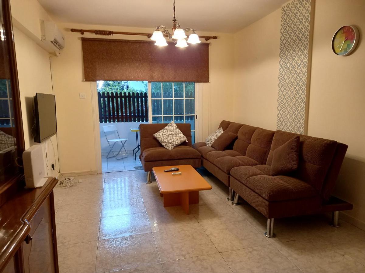 2 Bedroom Apartment Near Finikoudes Larnaca Esterno foto