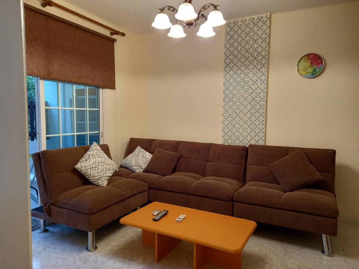 2 Bedroom Apartment Near Finikoudes Larnaca Esterno foto